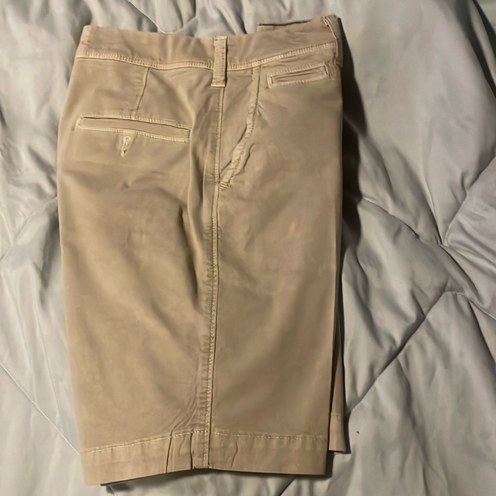 American eagle khaki shorts